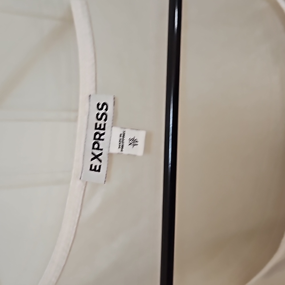 Express Square Neck Tank - Picture 3 of 3
